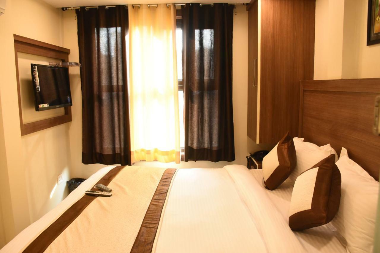 Hotel Kaushal Palace Nueva Delhi Exterior foto